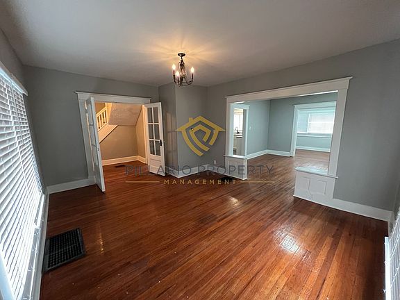 3rd image of 4139 Boulevard Pl