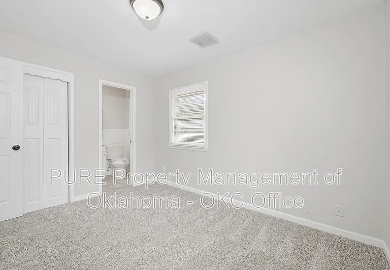 1301 NW 102nd St — Photo 10