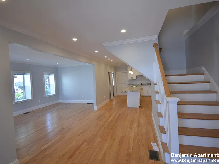 18 Bothwell Rd #5 — Photo 1