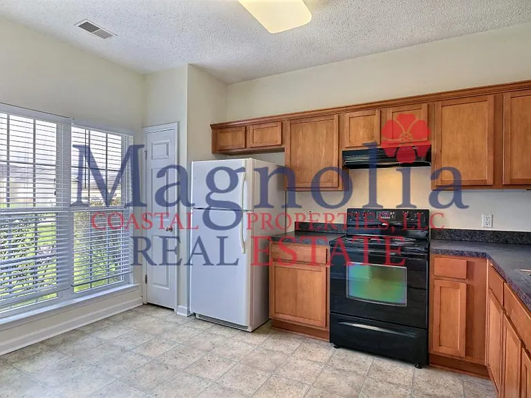 20 Evergreen Oak Dr — Photo 8