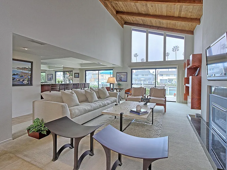 2765 Seahorse Ave — Photo 3
