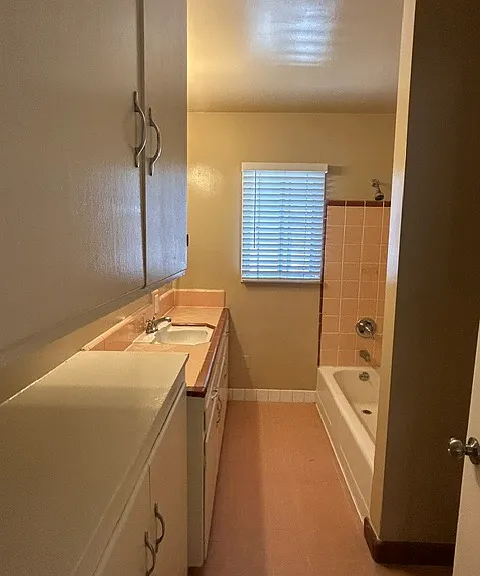 2025 Locust Ave #B — Photo 13