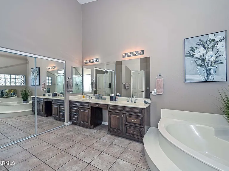 3171 N Palmer Dr — Photo 23