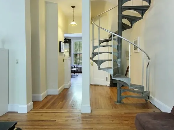 454 West 25th Street image 4 of 4