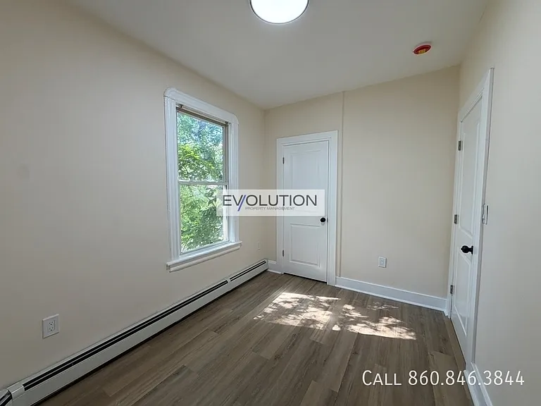906 Park St #2E — Photo 7