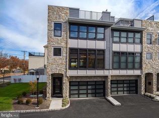 3 Samantha Way, Devon, PA 19333