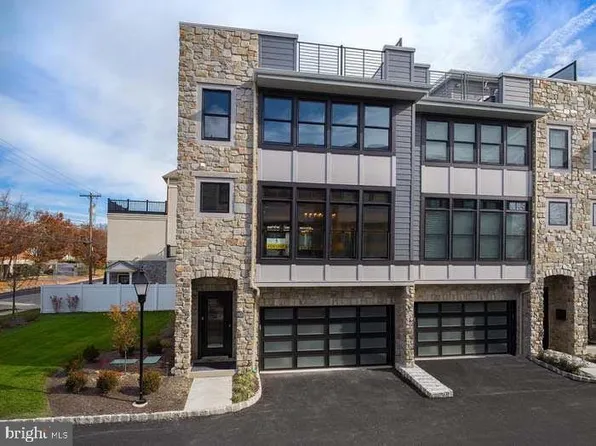 3 Samantha Way, Devon, PA 19333