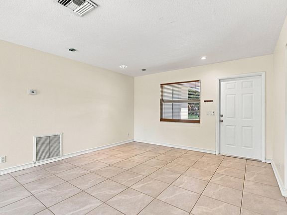 5th image of 5114 Conklin Drive
