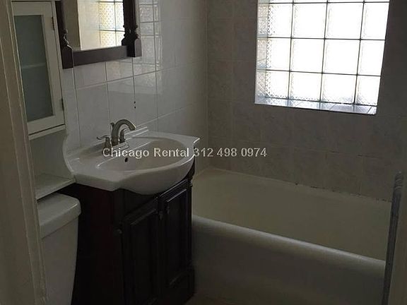 5th image of 4871 N Hermitage Ave APT 3W