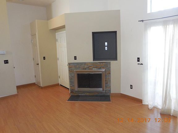 4th image of 4047 Skylark Ln