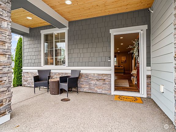 2nd image of 14314 Parkview Drive E