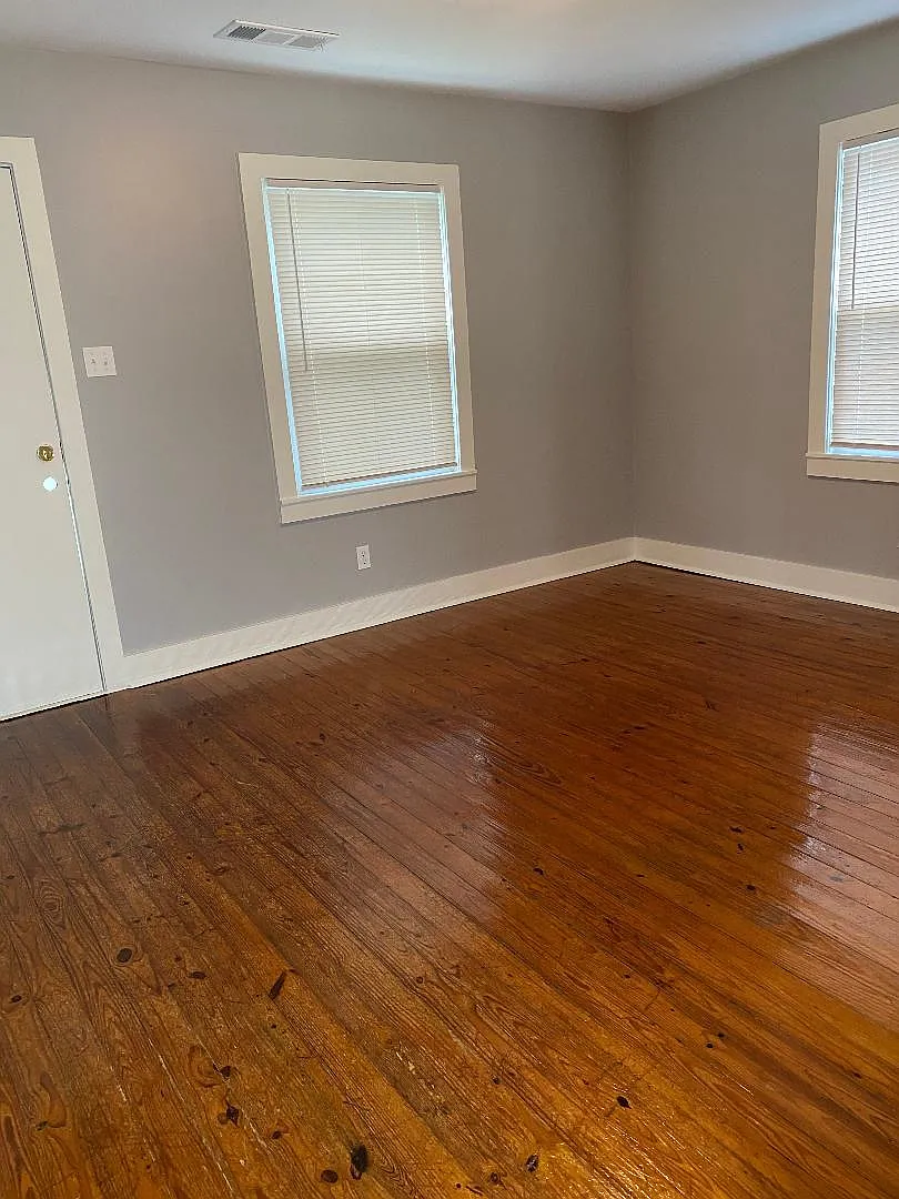 2 bed, 900 sqft, $1,600 — Photo 3