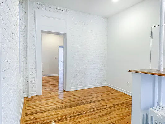 Rented by City Connections Realty | media 19