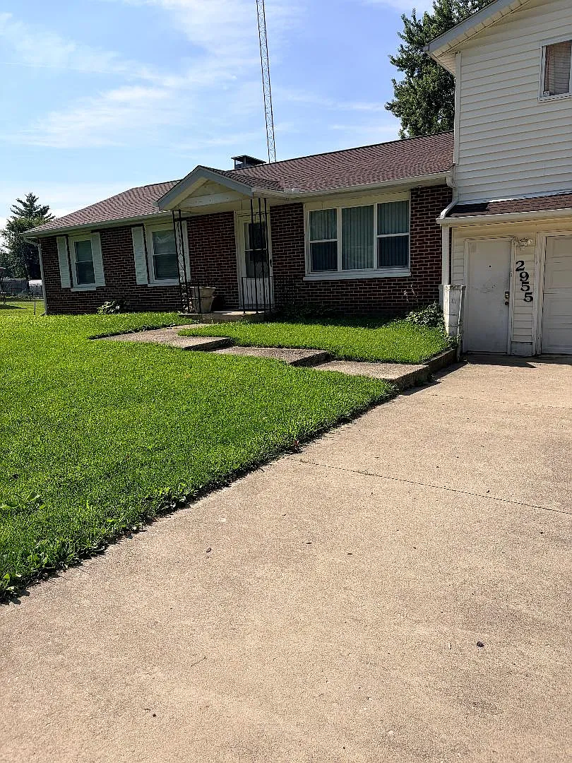 3 bed, 1092 sqft, $1,800 — Photo 1