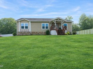 214 Mount Crest Dr, Johnson City, TN 37601