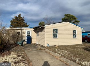 125 E Delaware Dr, Little Egg Harbor, NJ