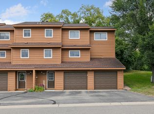 1603 Raindrop Dr, Eagan, MN 55121