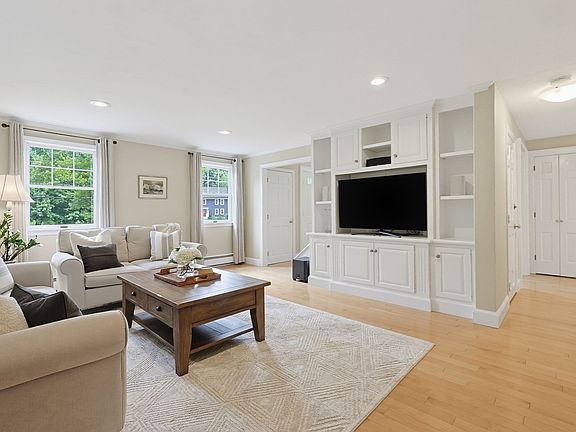 3rd image of 1804 Washington St