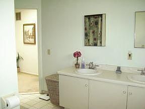 4th image of 63 Ilyse Ct