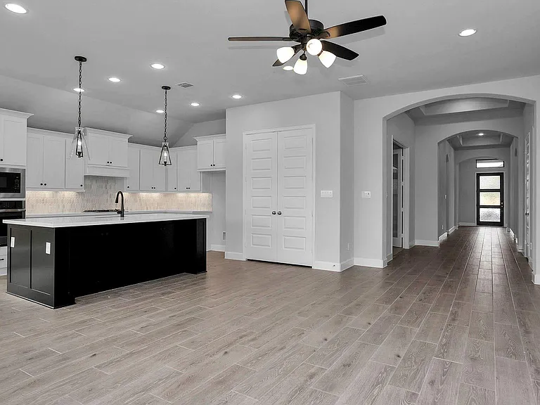 5026 Albany Shores Ln — Photo 13