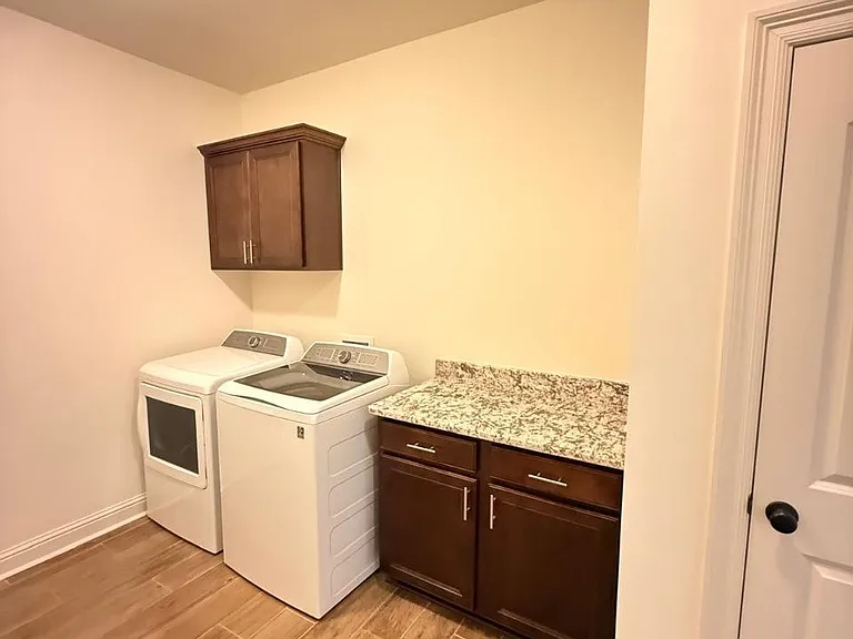 103 Mesquite St — Photo 3