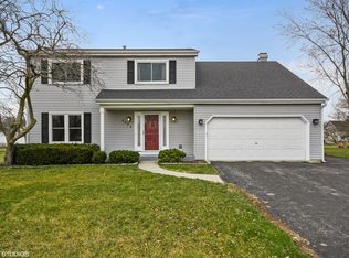 2240 Flambeau Dr, Naperville, IL 60564
