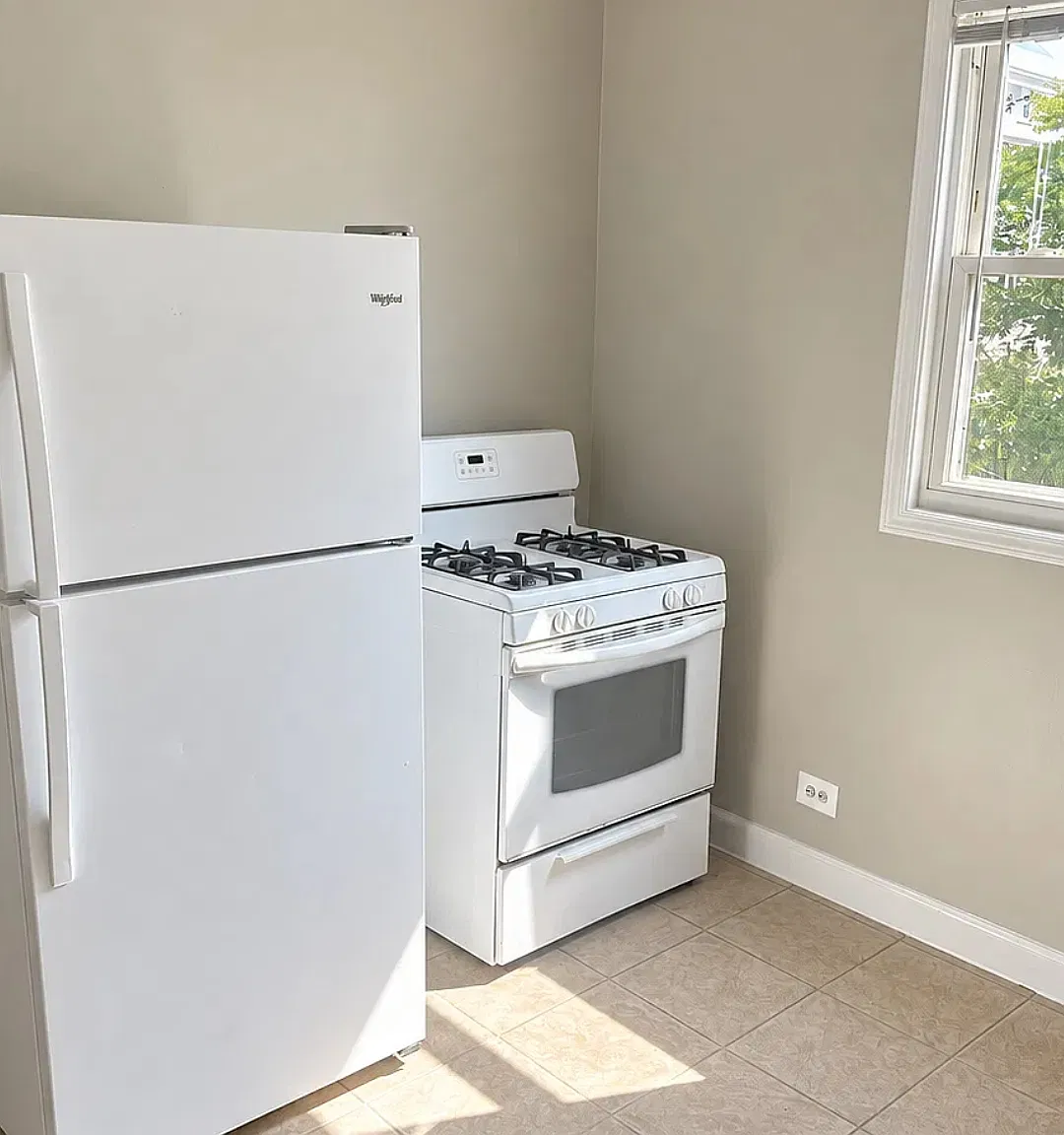 3 bed, $1,700 — Photo 4
