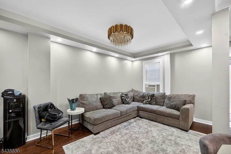 4 bed, 2.0 bath, $3,750 — Photo 4