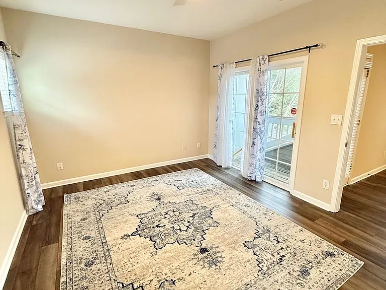 8938 Rosalyn Glen Rd — Photo 14