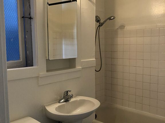 5th image of 915 Franklin St #429863122