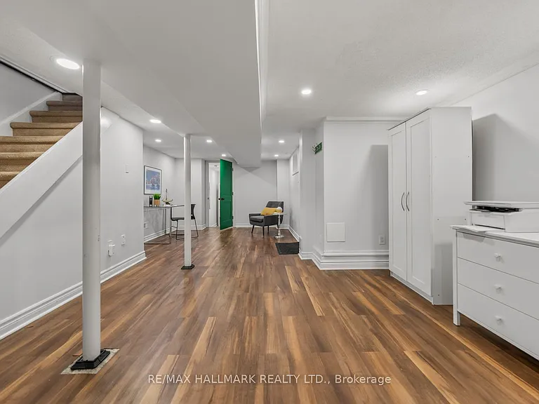 146 Roslin Ave — Photo 31