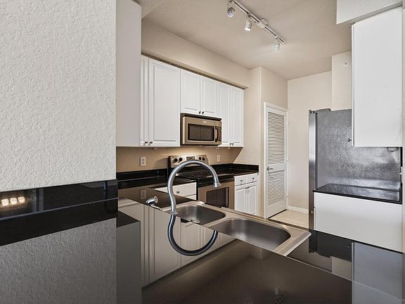 5th image of 8539 Gate Pkwy W Unit 9423