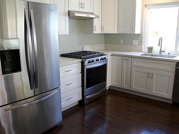 3rd image of 10947 Avenida Del Gato