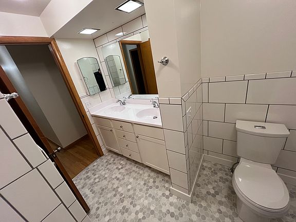 5th image of 306 Palomino Ln APT 1