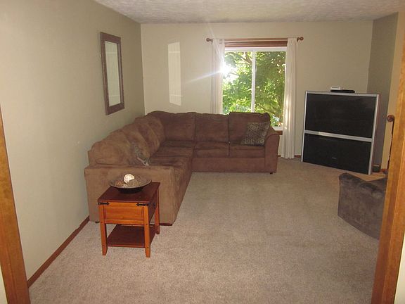 3rd image of 11624 Hartman Ave