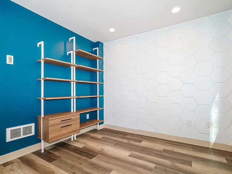 5616C California Ave SW — Photo 21