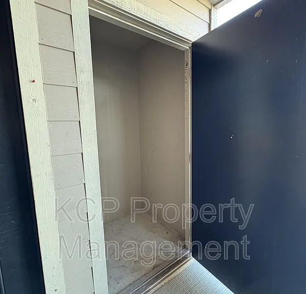 Huntington Chase Apartments — Photo 13
