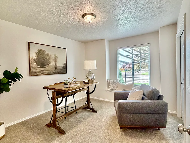 17203 N Midsummers Ln — Photo 12
