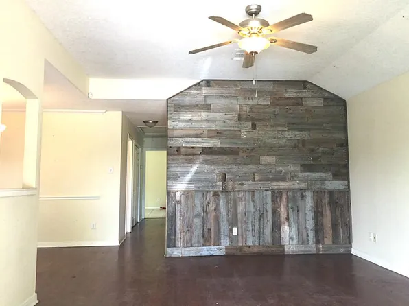 11911 21st St, Santa Fe, TX 77510