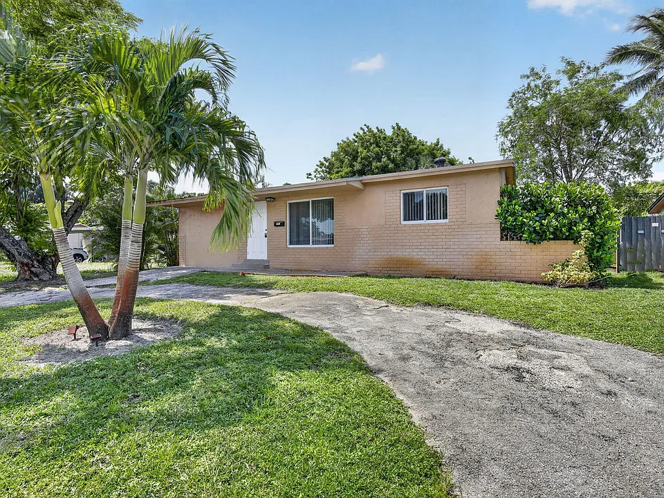 6281 NW 14th Ct