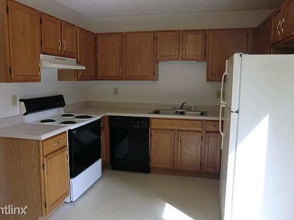 9 kitchen (other angle) 9-21-11