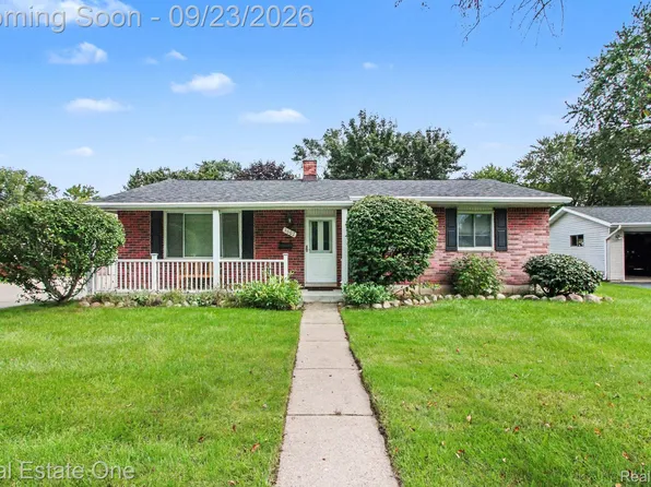 3602 Percy King Rd, Waterford, MI 48329