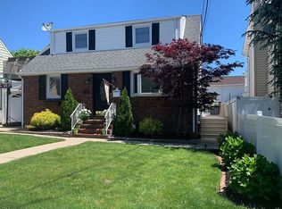 234 Pandolfi Ave, Secaucus, NJ 07094