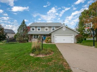 702 Firethorn Dr, Washington, IL