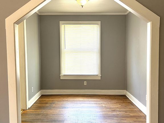 3rd image of 3724 W Jackson St