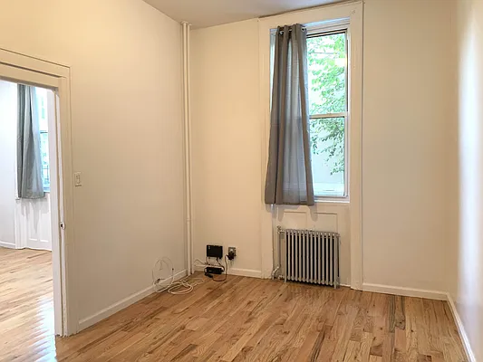 Rented by Capri Jet Realty Corp | media 6