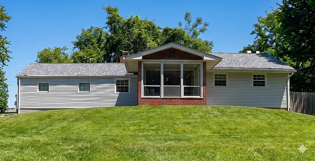 4 bed, 1271 sqft, $1,770 — Photo 3