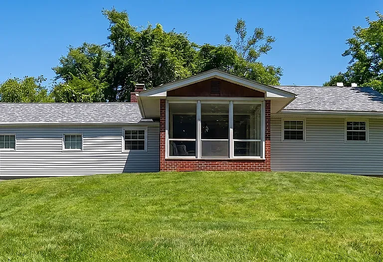 10300 Dudley Dr — Photo 3