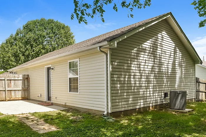 496 Cedar Park Cir — Photo 16