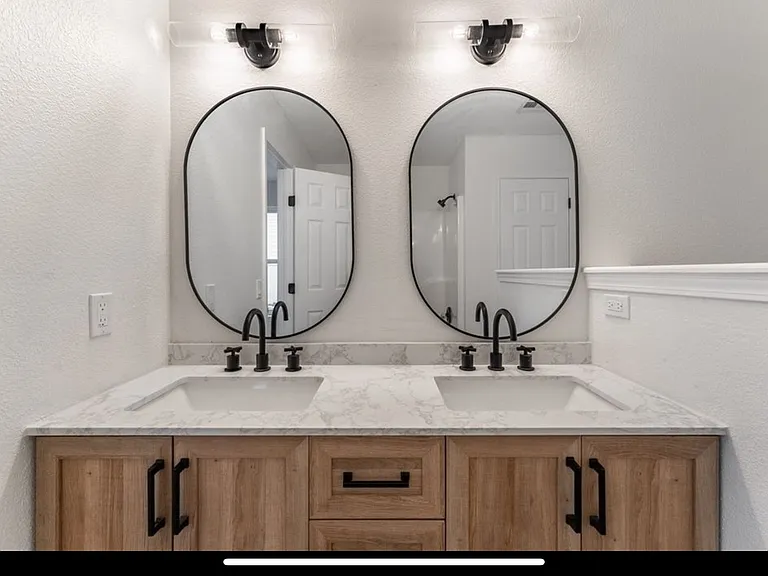 10 Charing Ln — Photo 5